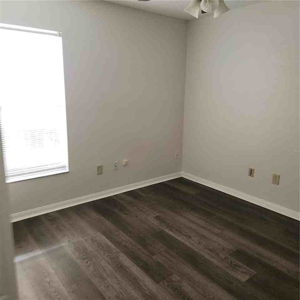 28525 Seashell Ct - Photo 4 of 6