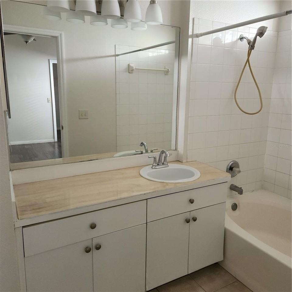 28525 Seashell Ct - Photo 5 of 6