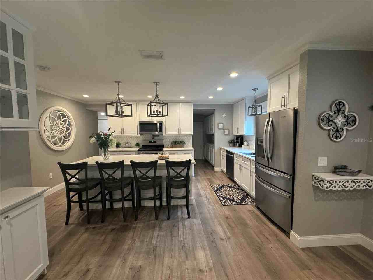 7504 Grand Blvd - Photo 3 of 12