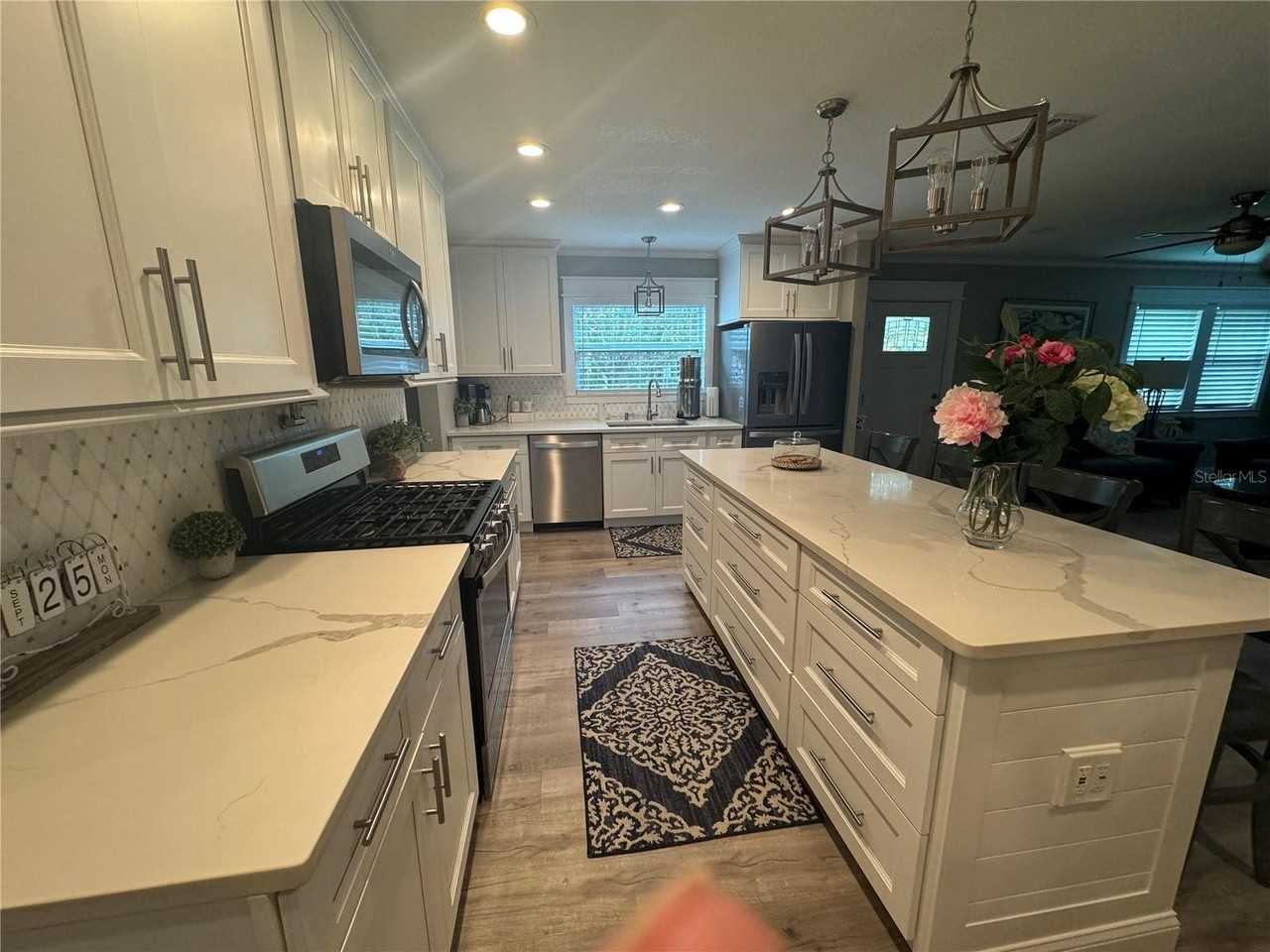 7504 Grand Blvd - Photo 4 of 12