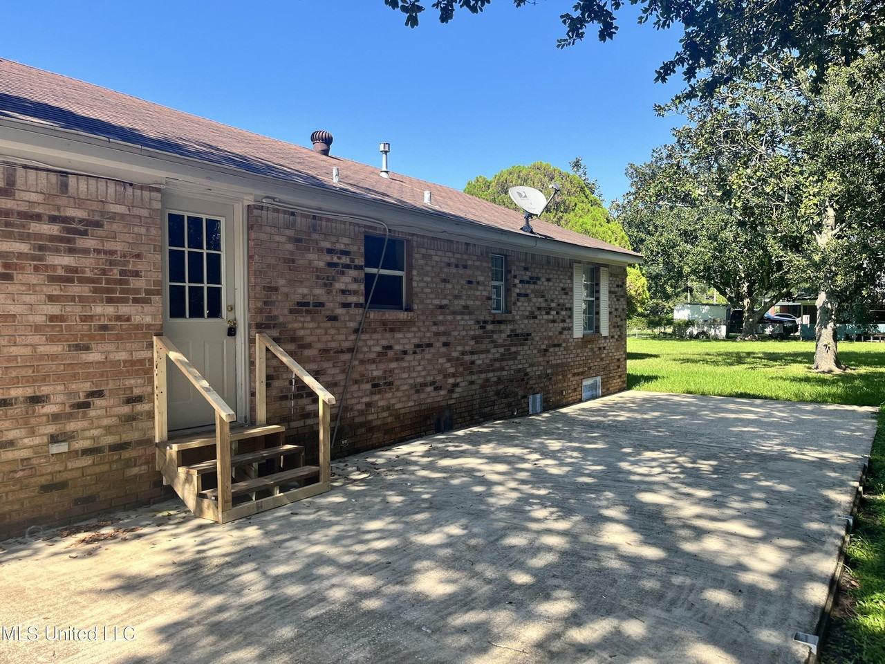 3310 Ken Ave - Photo 3 of 13