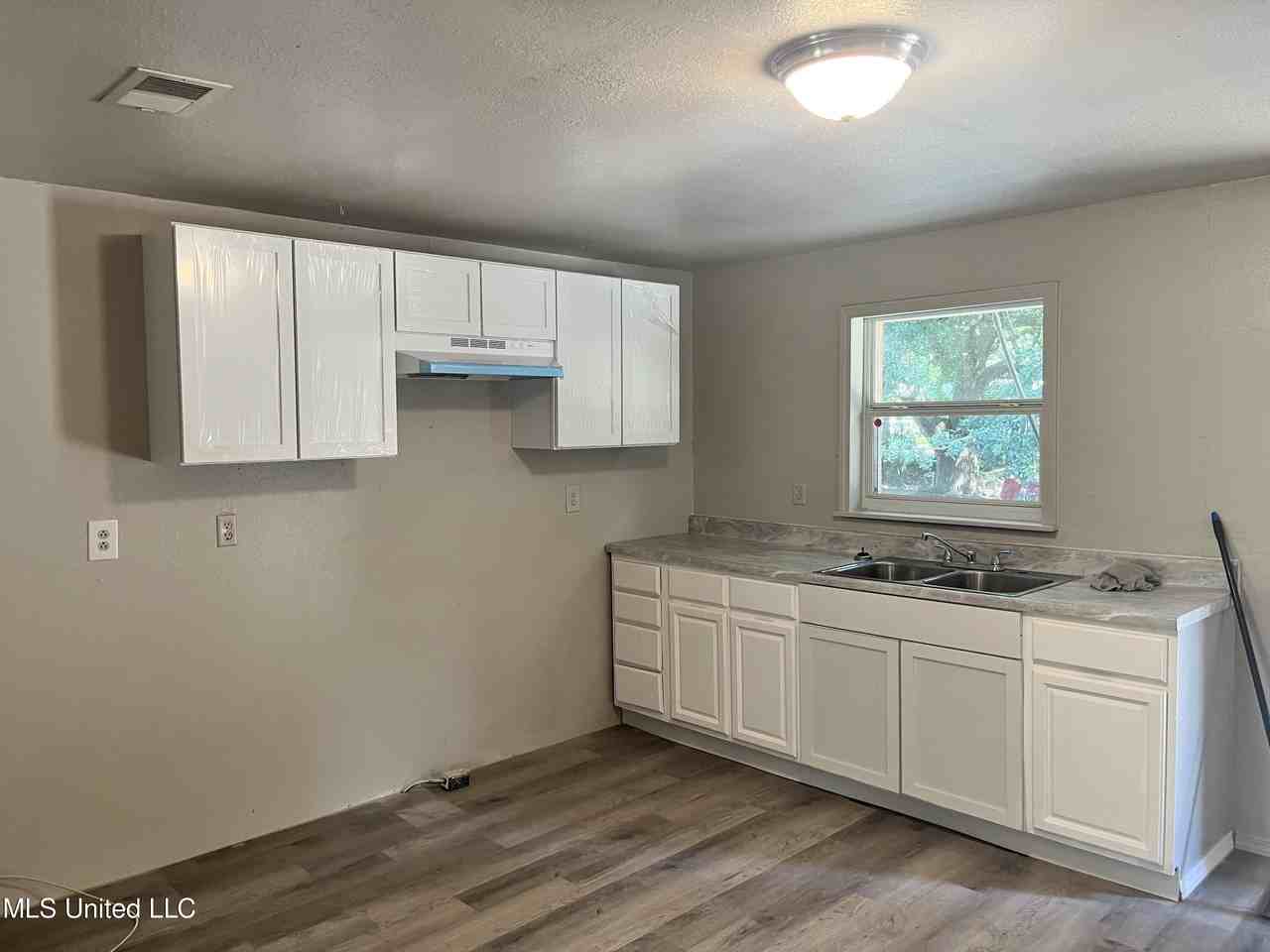 3310 Ken Ave - Photo 6 of 13