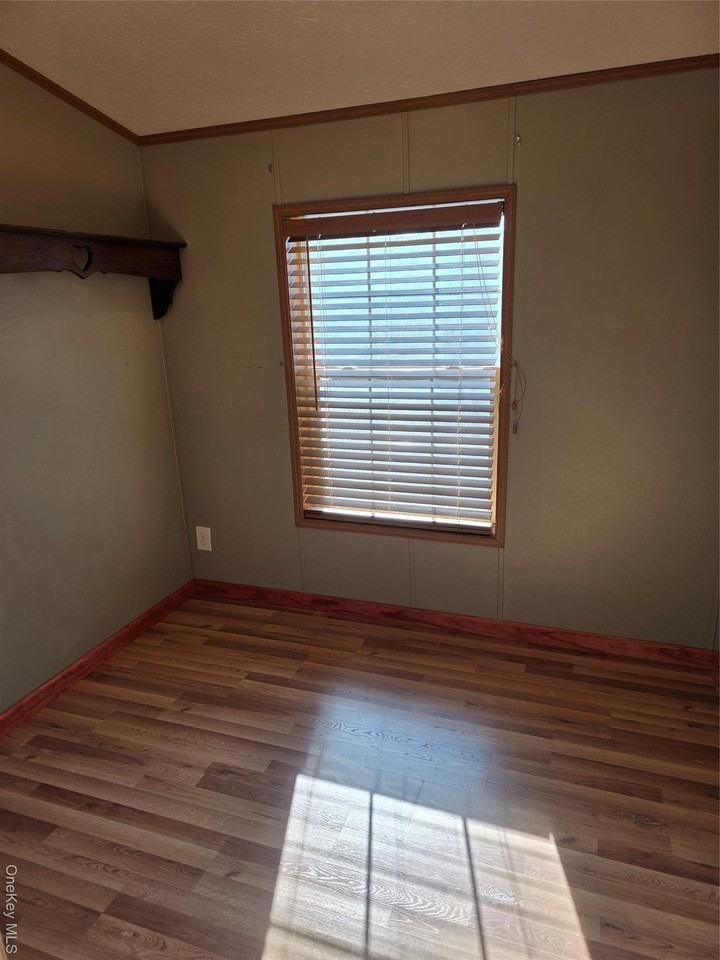 8 Greenrose Dr - Photo 5 of 16