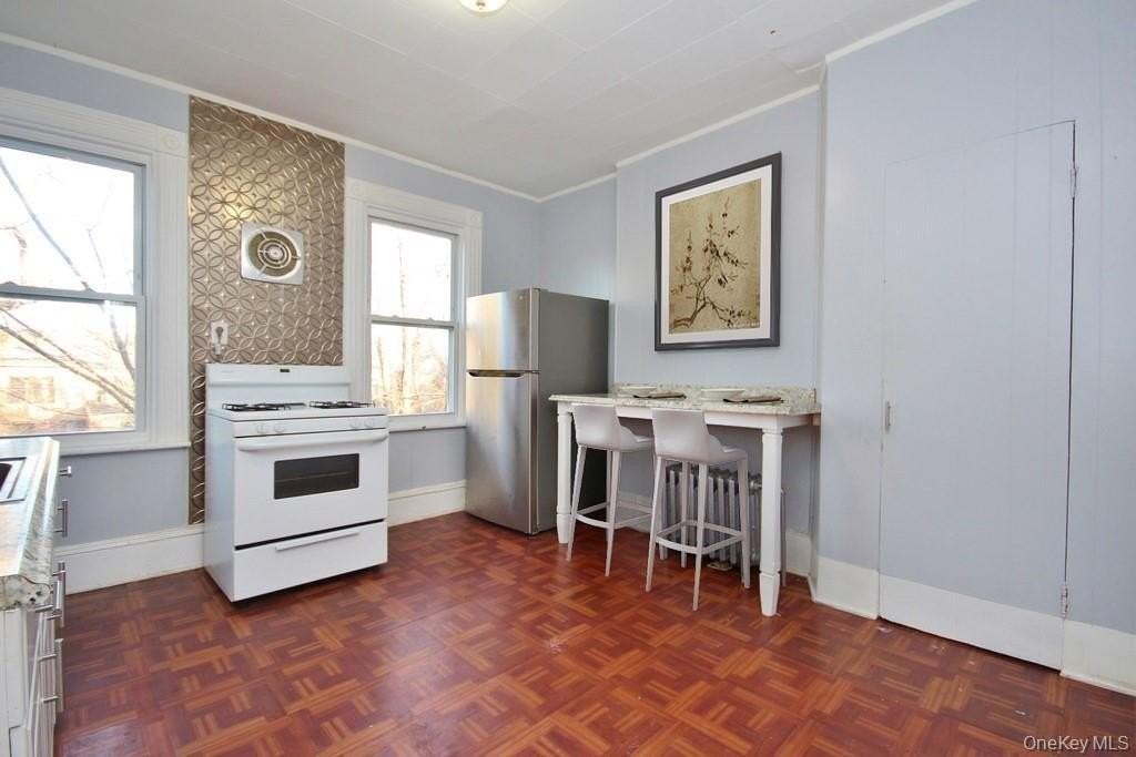 146 Johnston St - Photo 3 of 8