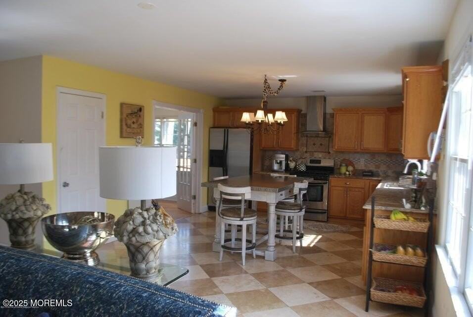 203 Sunrise St - Photo 2 of 16