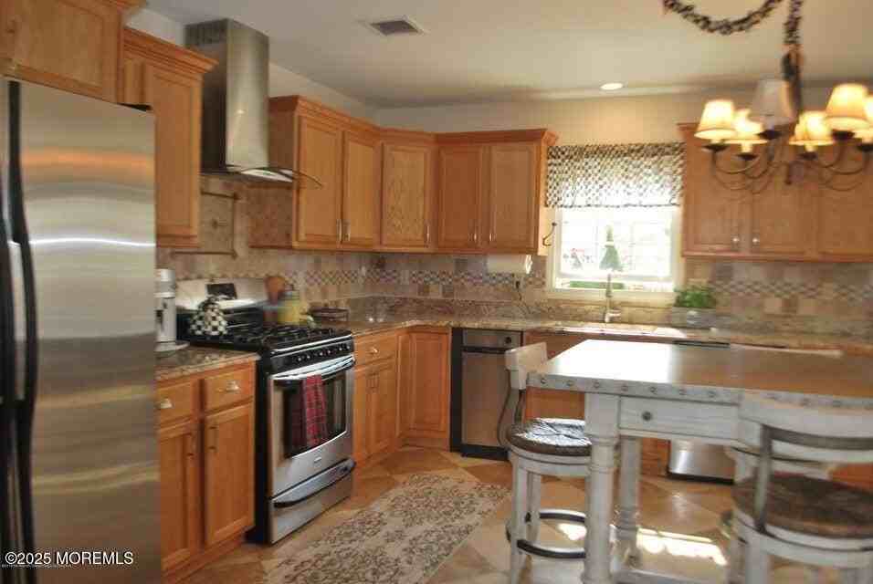 203 Sunrise St - Photo 4 of 16