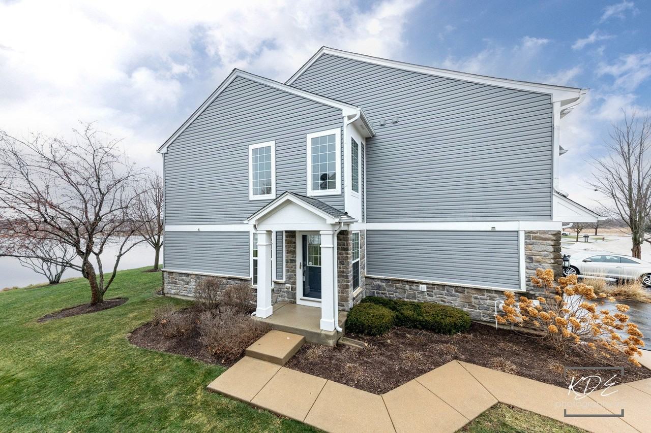 651 Hawley Dr - Photo 3 of 39