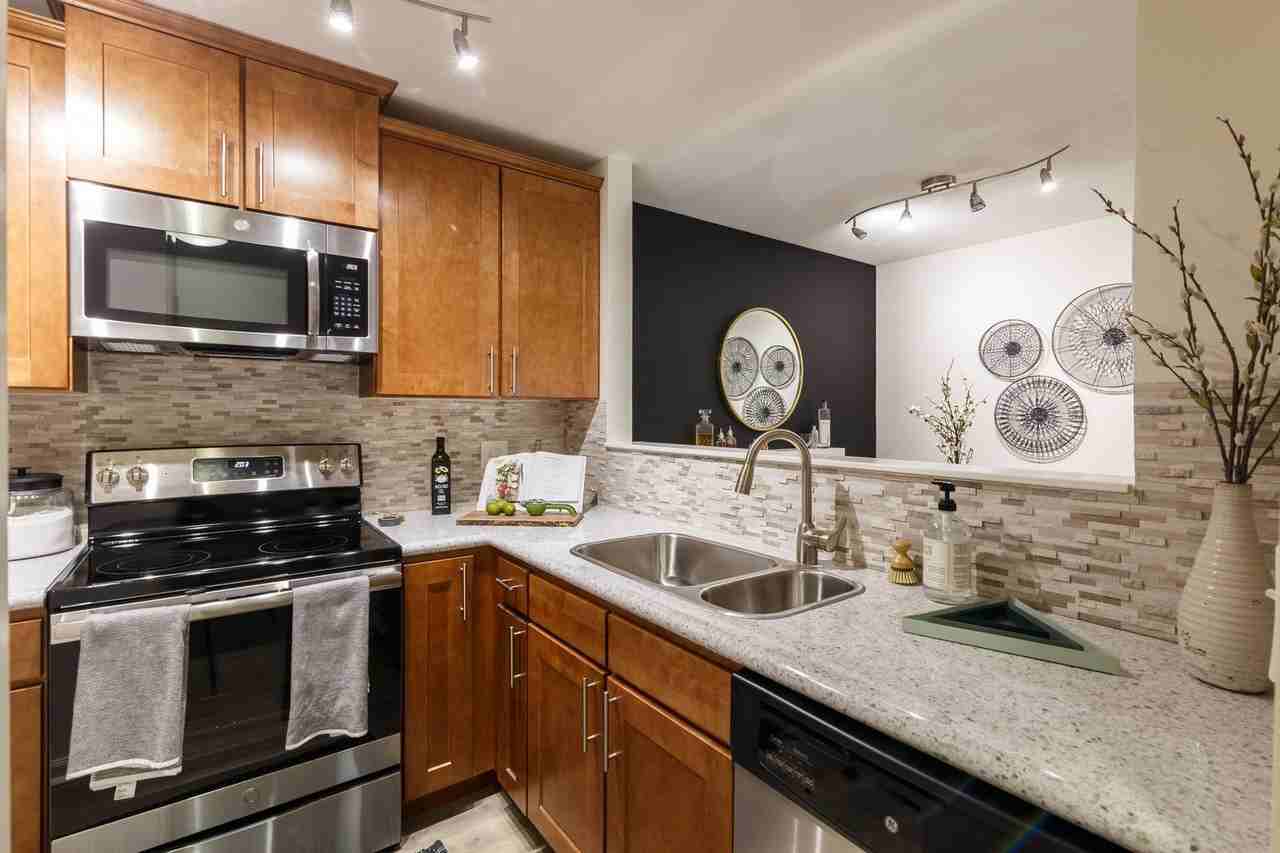 1671 Greenbriar Dr Apt 3522 #3522 - Photo 7 of 29