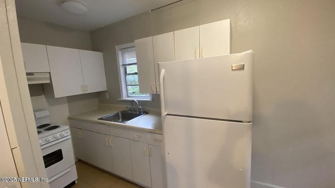 1701 Flagler Ave - Photo 2 of 10