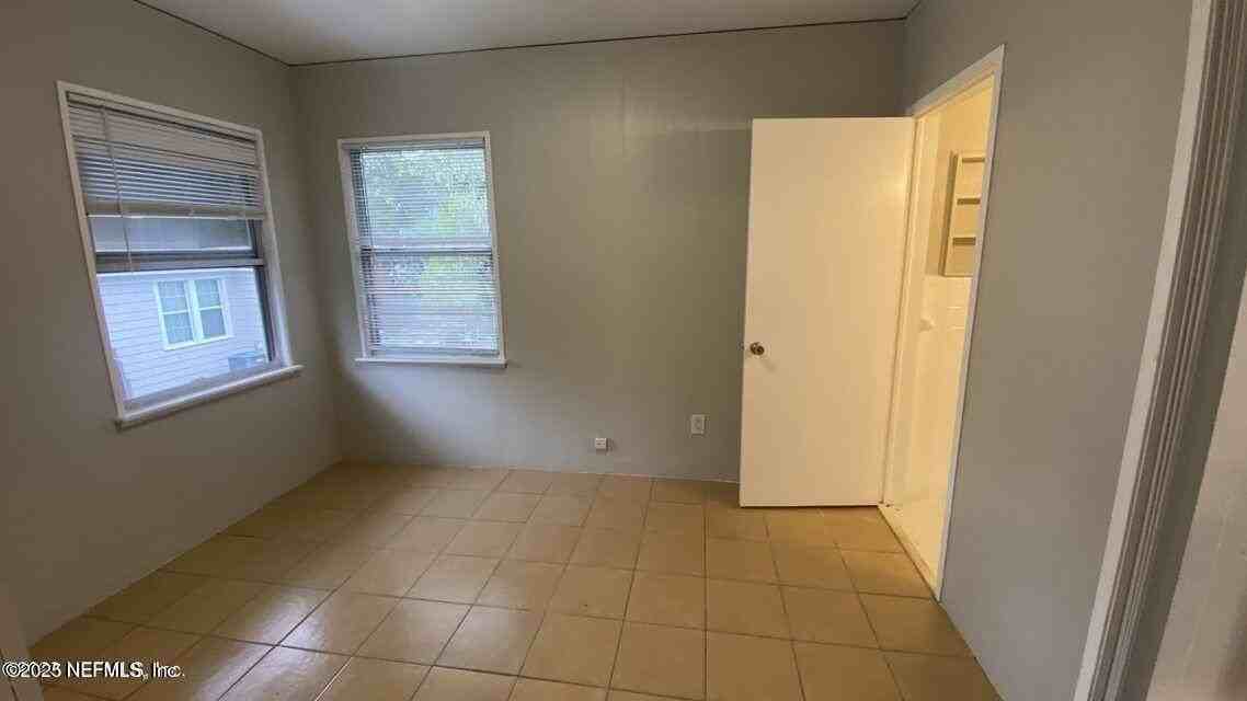 1701 Flagler Ave - Photo 6 of 10