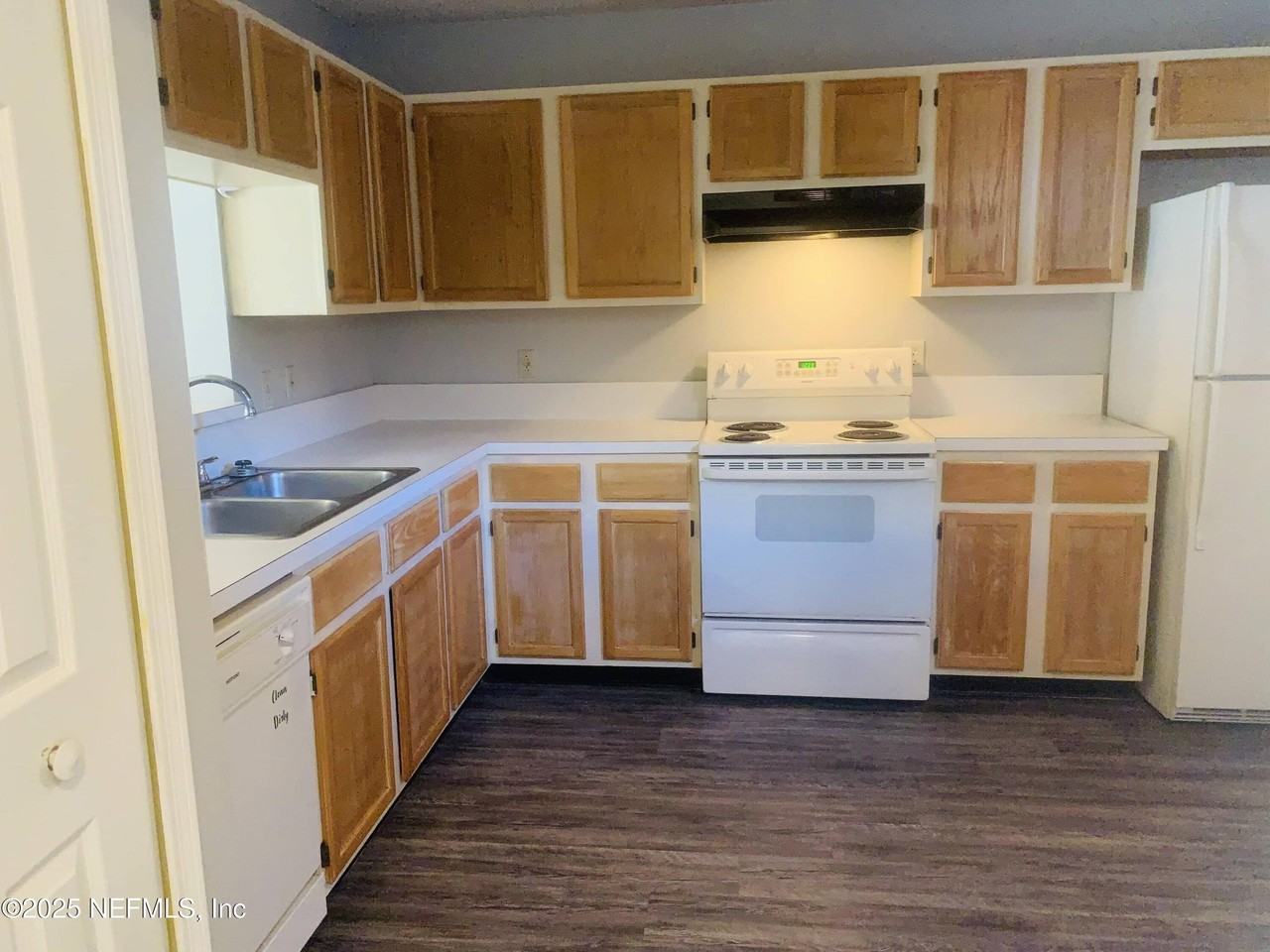 7630 Leafy Forest Way - Photo 7 of 27