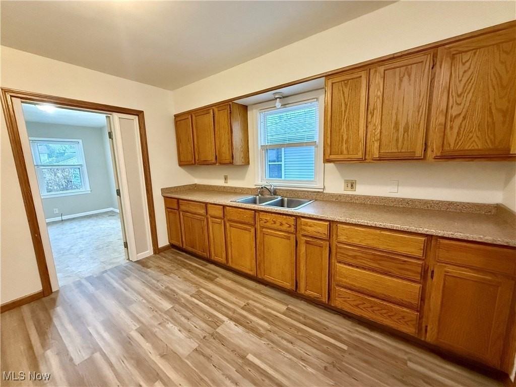 1253 Sevilla Ave - Photo 4 of 15