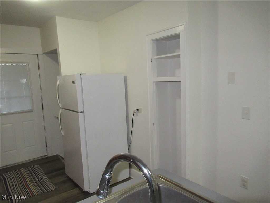 3754 W 130th St - Photo 6 of 30