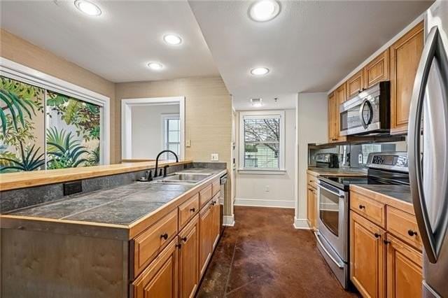 635 Lafitte St #4 - Photo 3 of 24