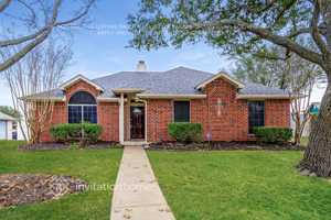 featured image of 8210 Quail Hollow Ct