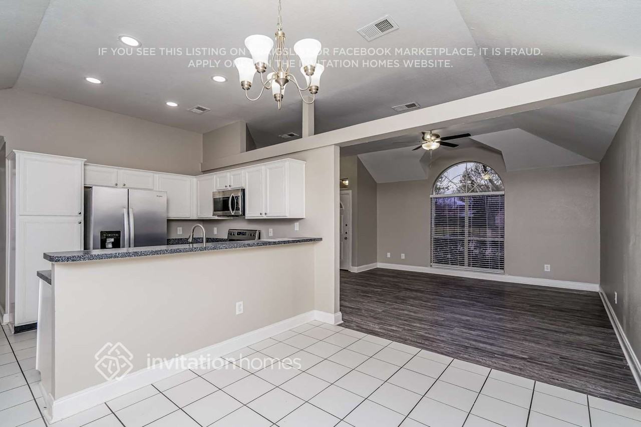 8210 Quail Hollow Ct - Photo 6 of 16