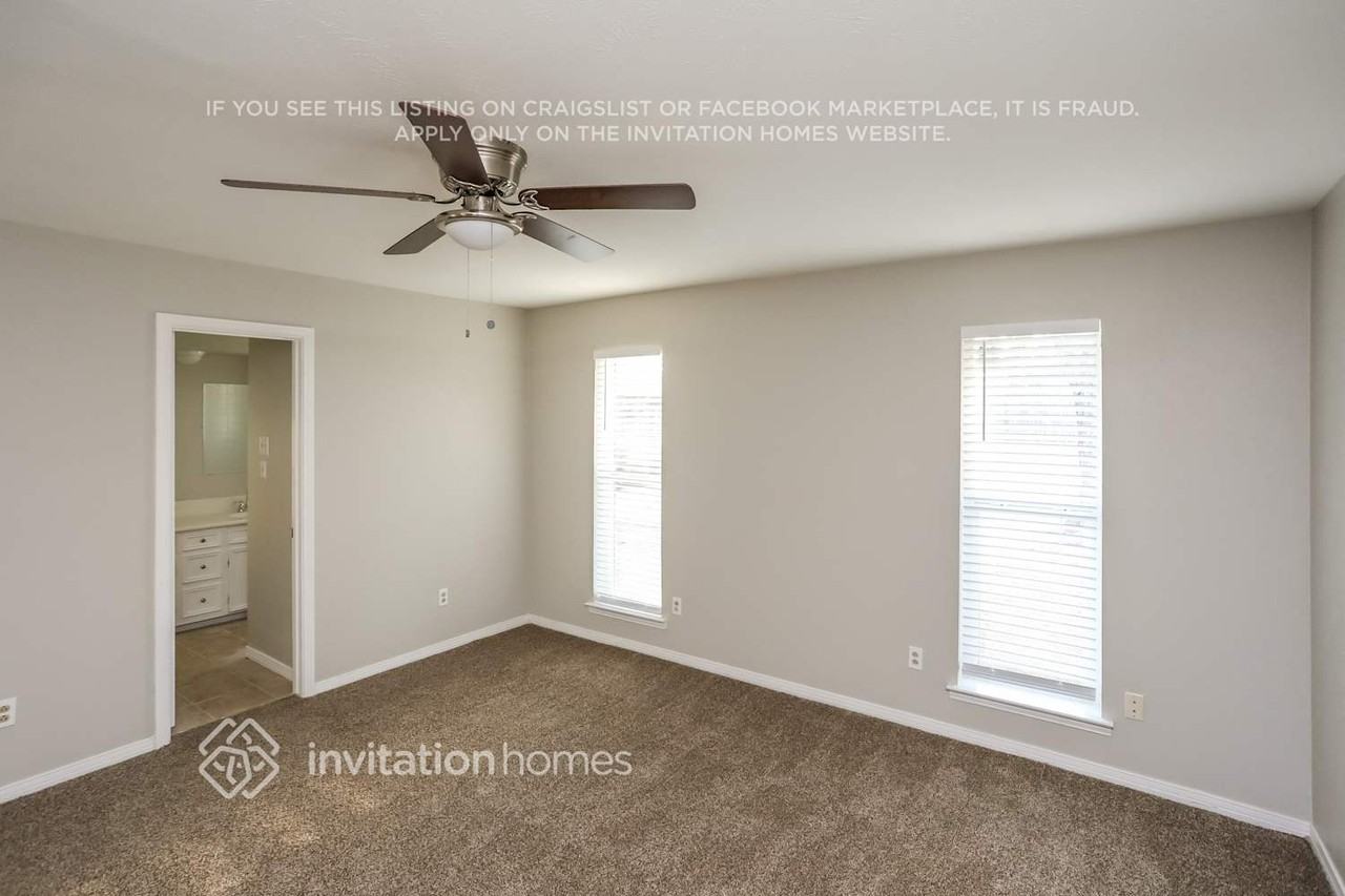 1706 Surrey Ct - Photo 7 of 11