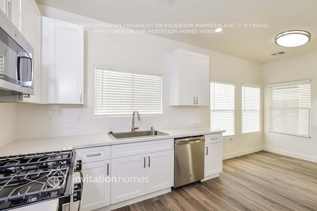 7685 Morning Lake Dr - Photo 7 of 18