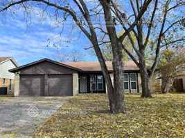 featured image of 340 Nw Summercrest Blvd