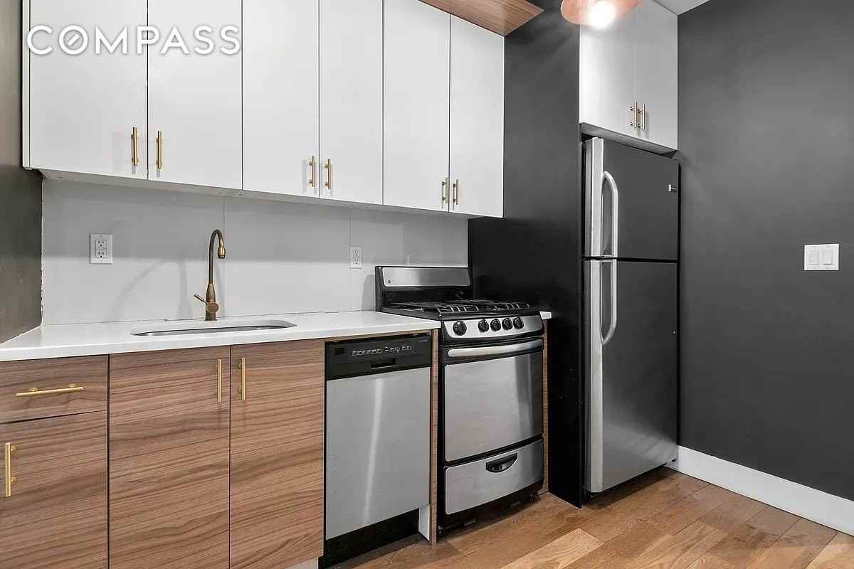 2027 Menahan St #1L - Photo 3 of 11