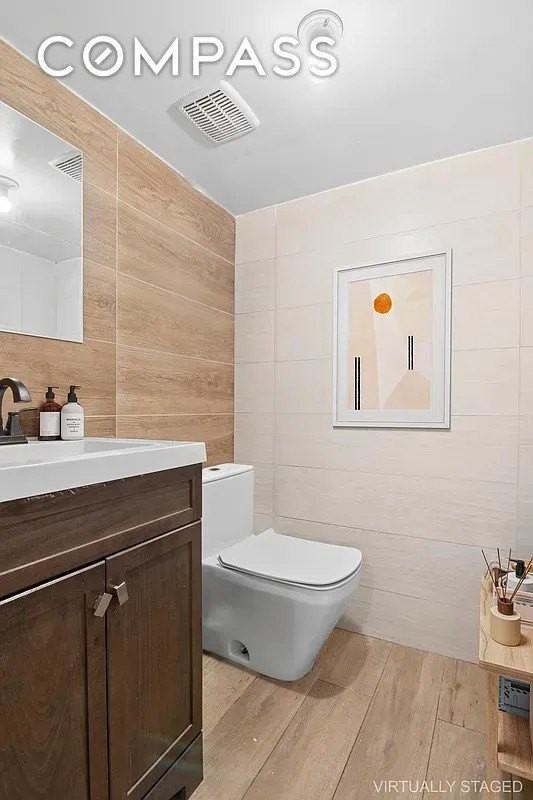 2027 Menahan St #1L - Photo 6 of 11