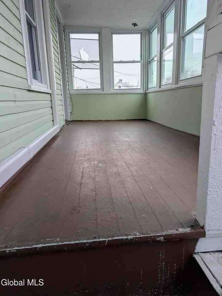 318 27th St #2 - Photo 3 of 8