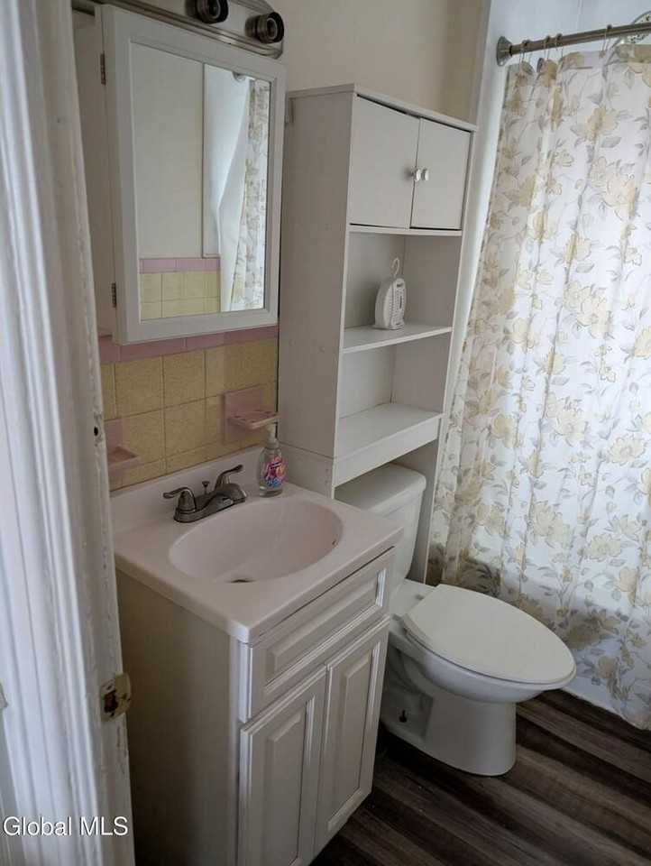 318 27th St #2 - Photo 6 of 8