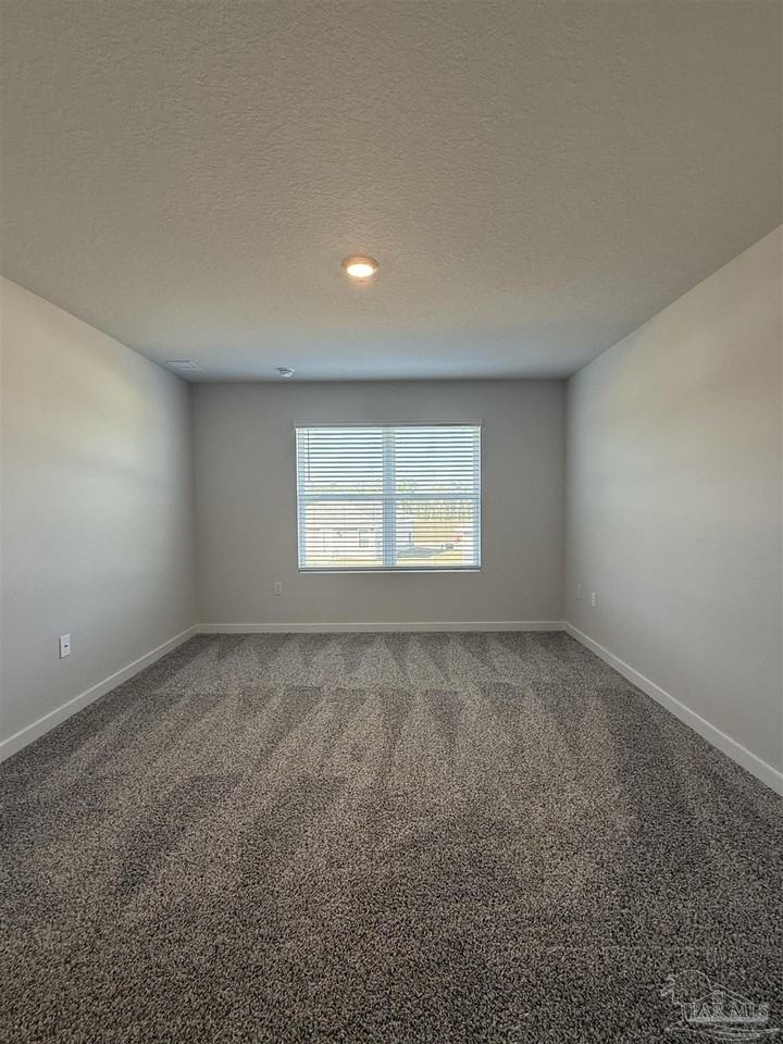 111 Anhinga St - Photo 2 of 33