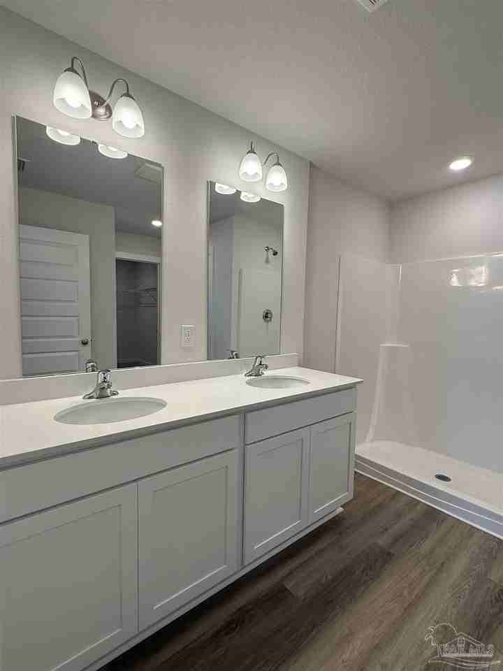 111 Anhinga St - Photo 3 of 33