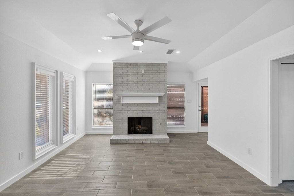 4423 Norwood St - Photo 6 of 33