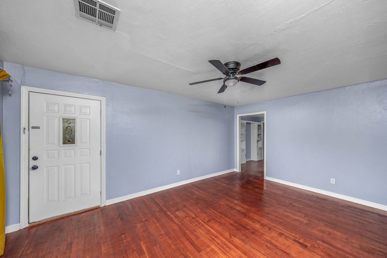 1416 Nw 23rd St #1 - Photo 6 of 23