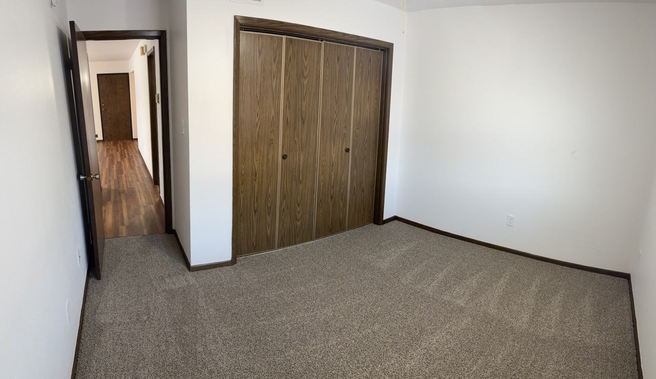 2527 Royal Dr #2527-1 - Photo 3 of 7