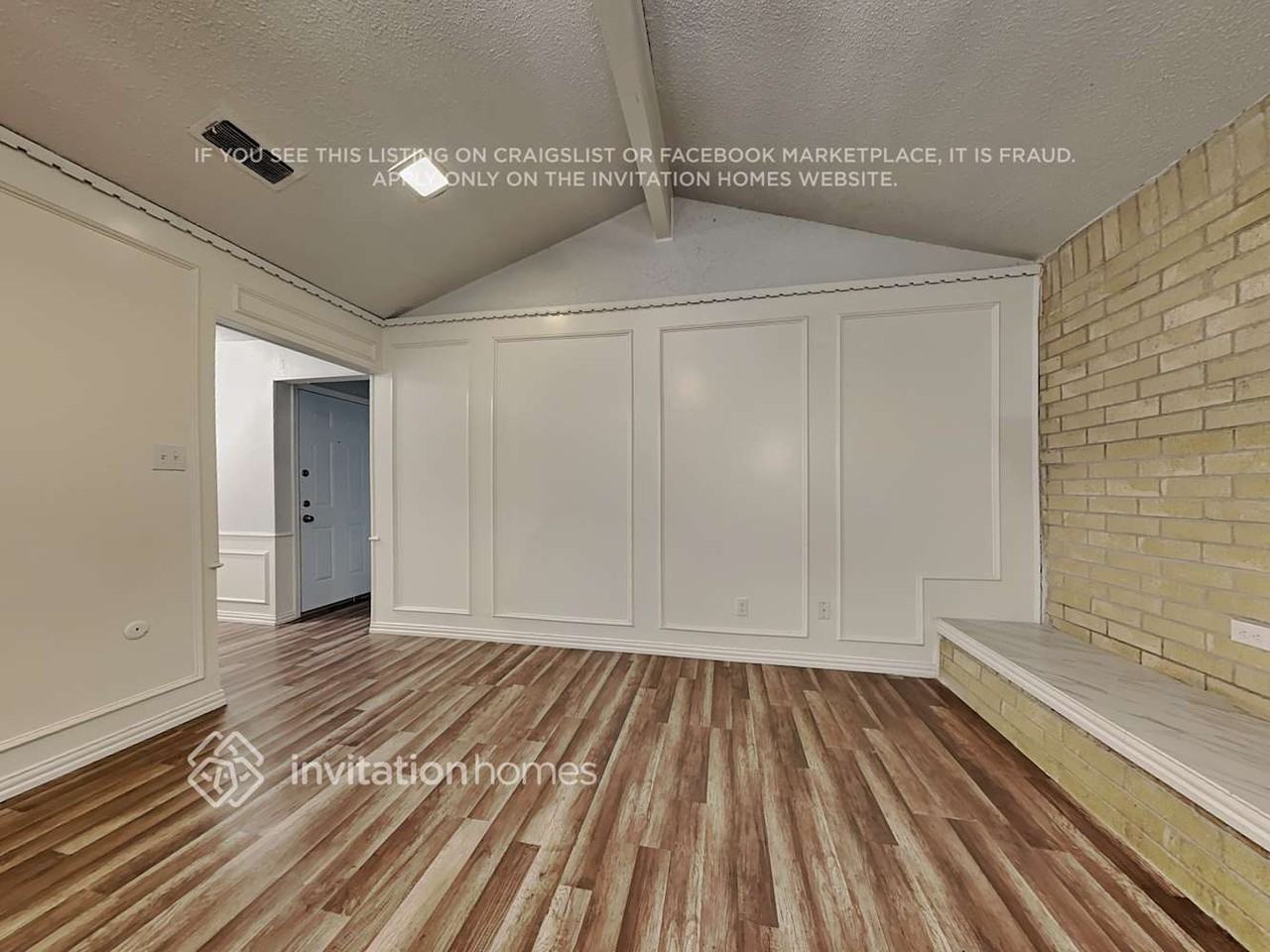 1000 Pebblecreek Dr - Photo 3 of 19