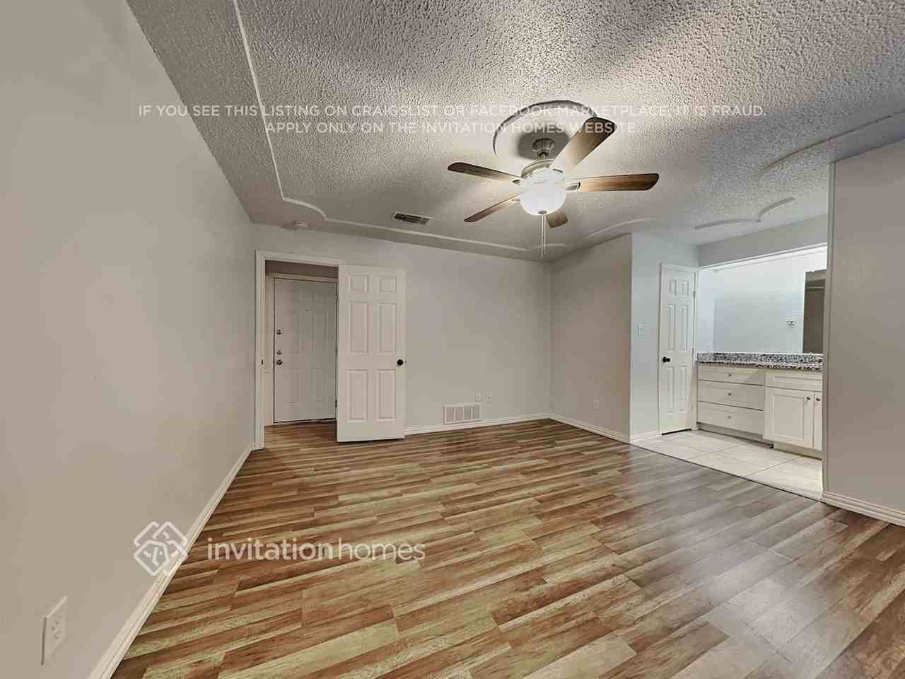 1000 Pebblecreek Dr - Photo 7 of 19