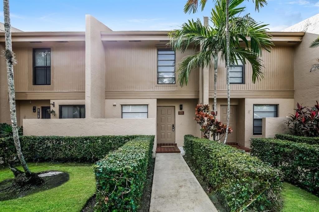 9732 Nw 15th St #306 - Photo 3 of 25