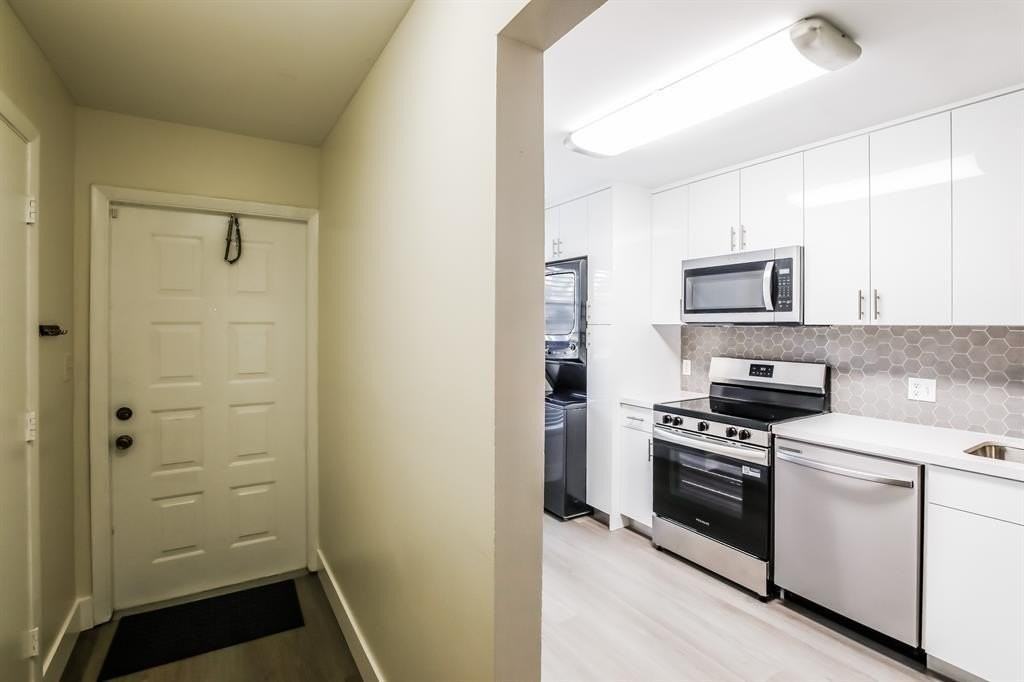 9732 Nw 15th St #306 - Photo 4 of 25