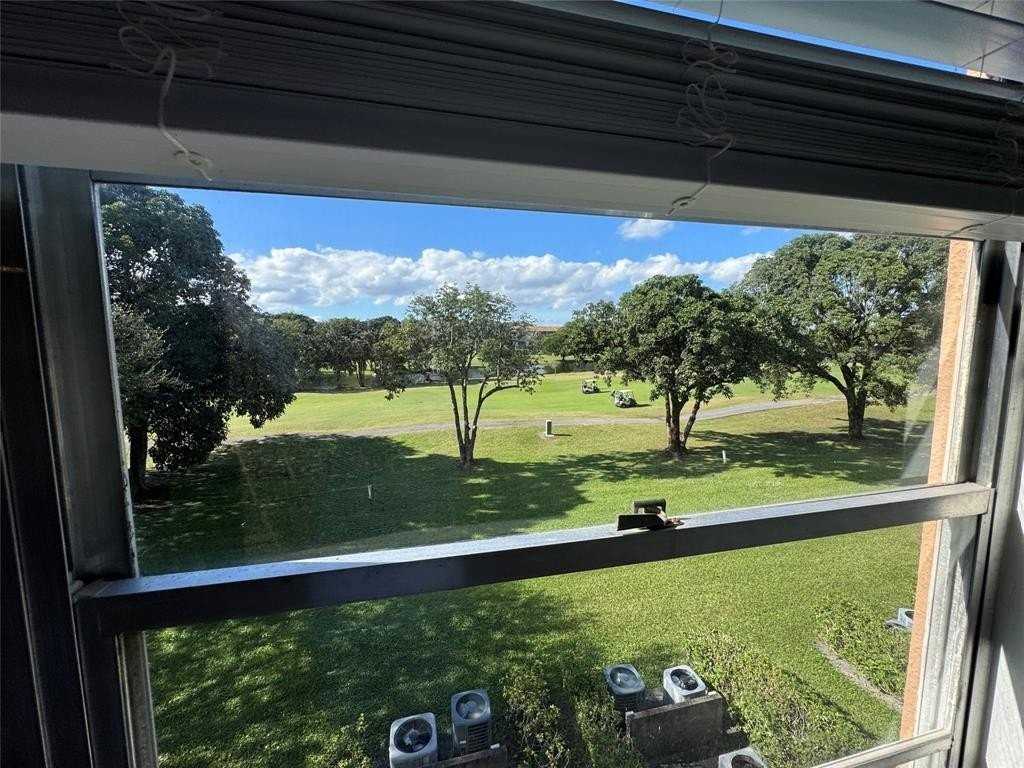 300 Sw 130th Ter #B312 - Photo 6 of 8