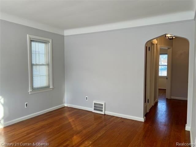 1525 Cherokee Ave - Photo 4 of 25