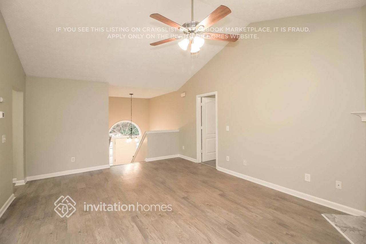 300 Fieldstone Ln - Photo 6 of 18