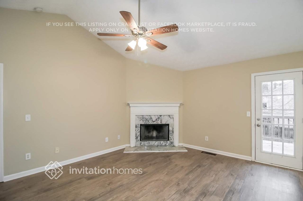 300 Fieldstone Ln - Photo 7 of 18