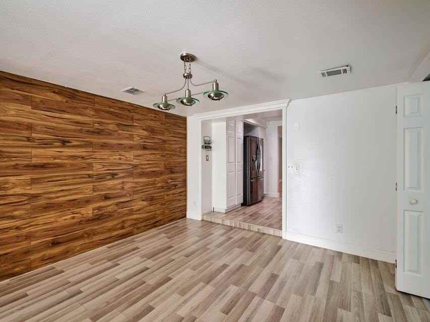 2112 Longwood Rd - Photo 7 of 12