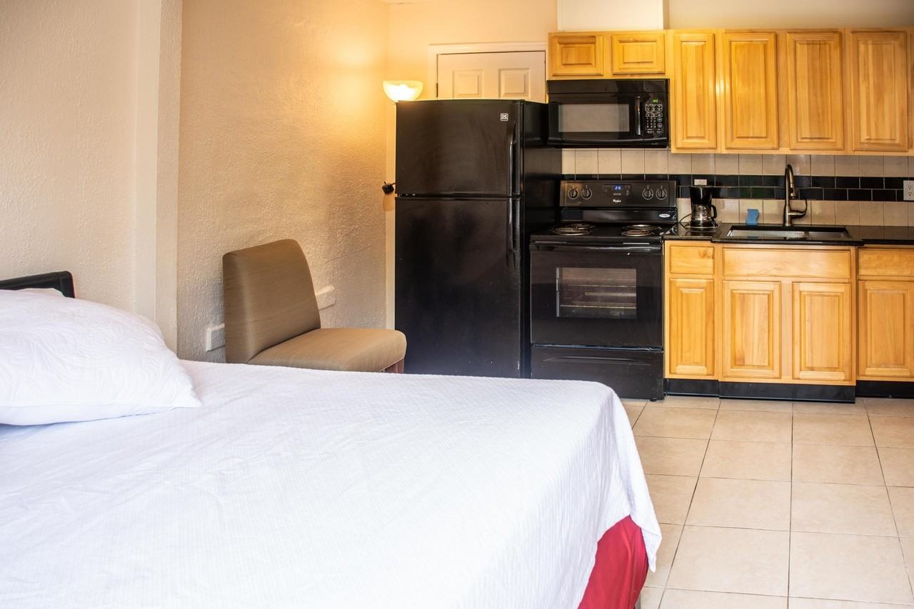 1165 Cabana Rd #6 - Photo 2 of 12