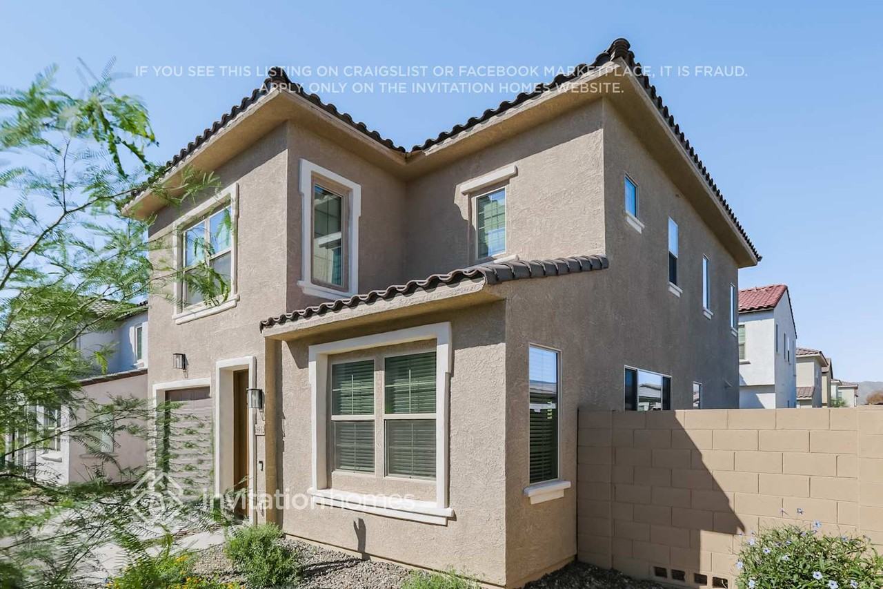 18932 W Reade Ave - Photo 3 of 28