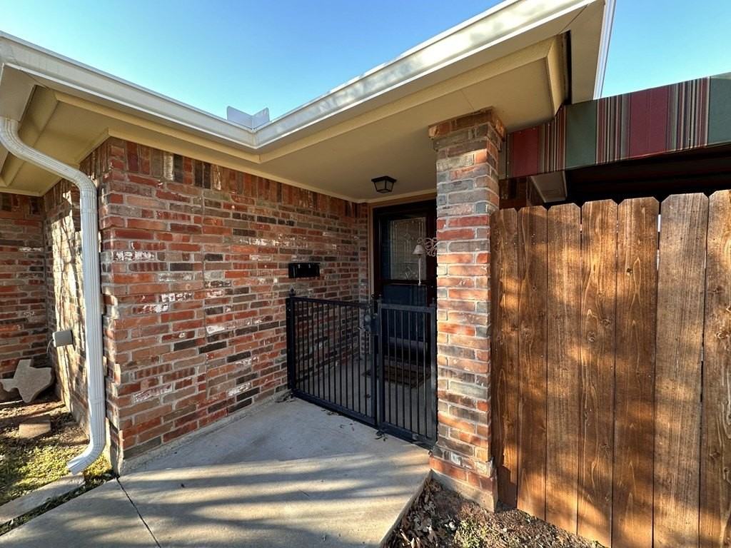 4230 Green Meadow Dr - Photo 2 of 32