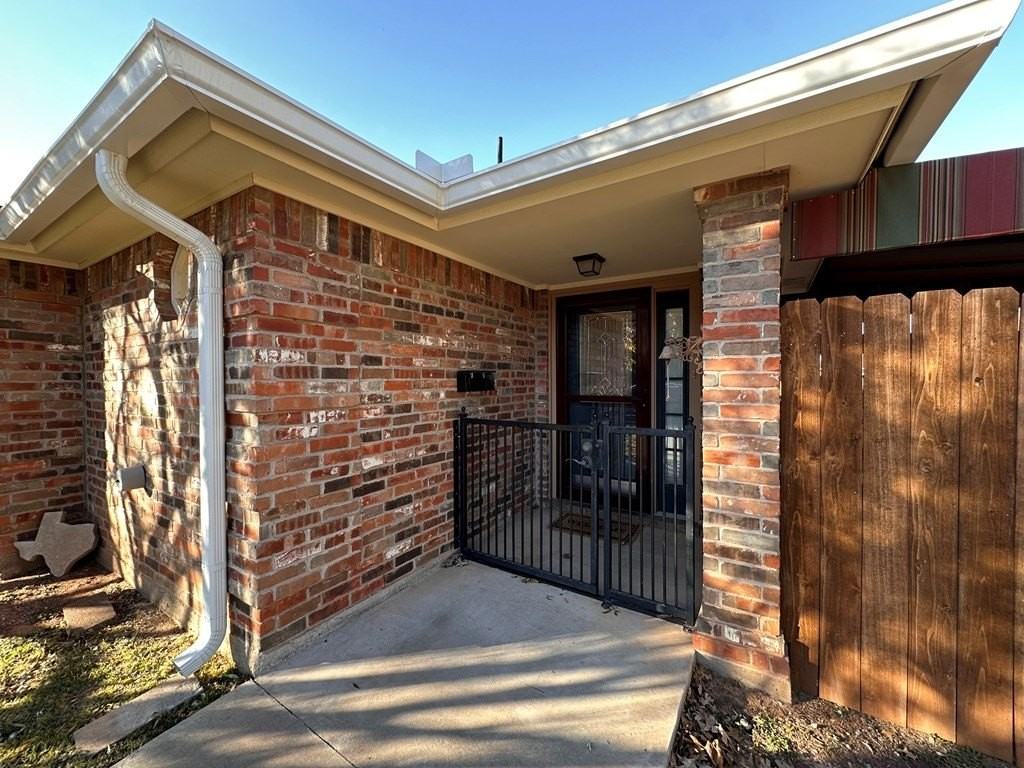 4230 Green Meadow Dr - Photo 4 of 32