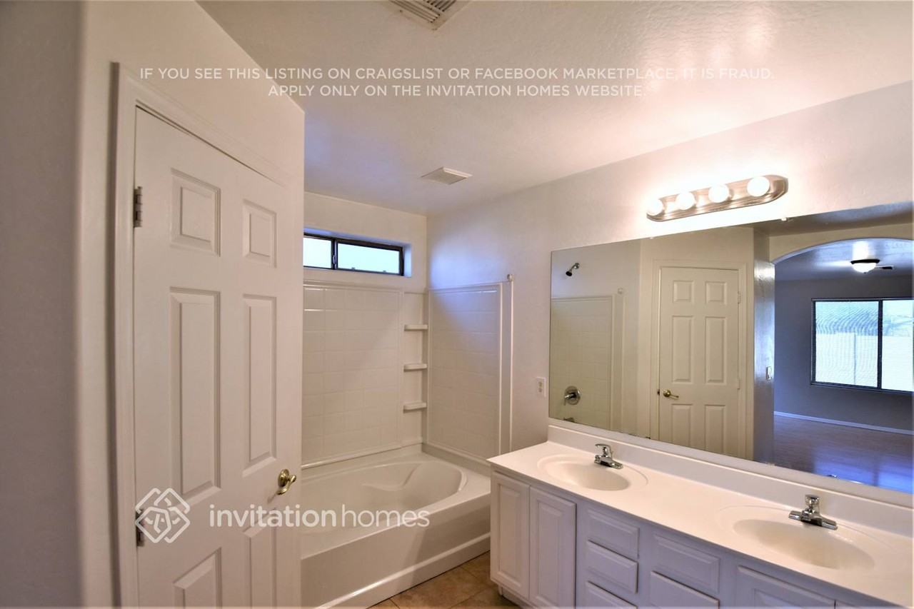 5621 S 11th Pl - Photo 6 of 8