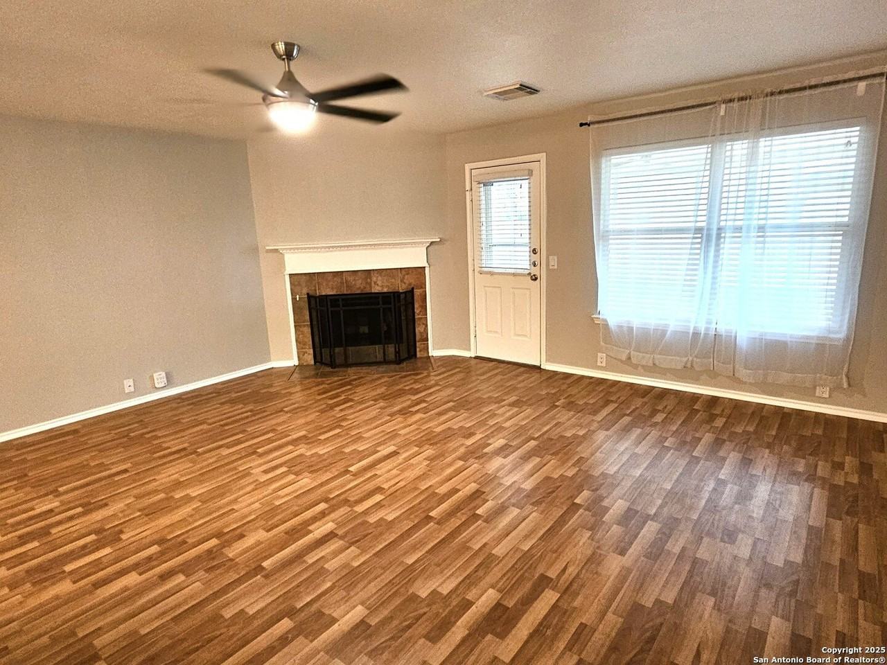 1715 Mountain Brk - Photo 3 of 50