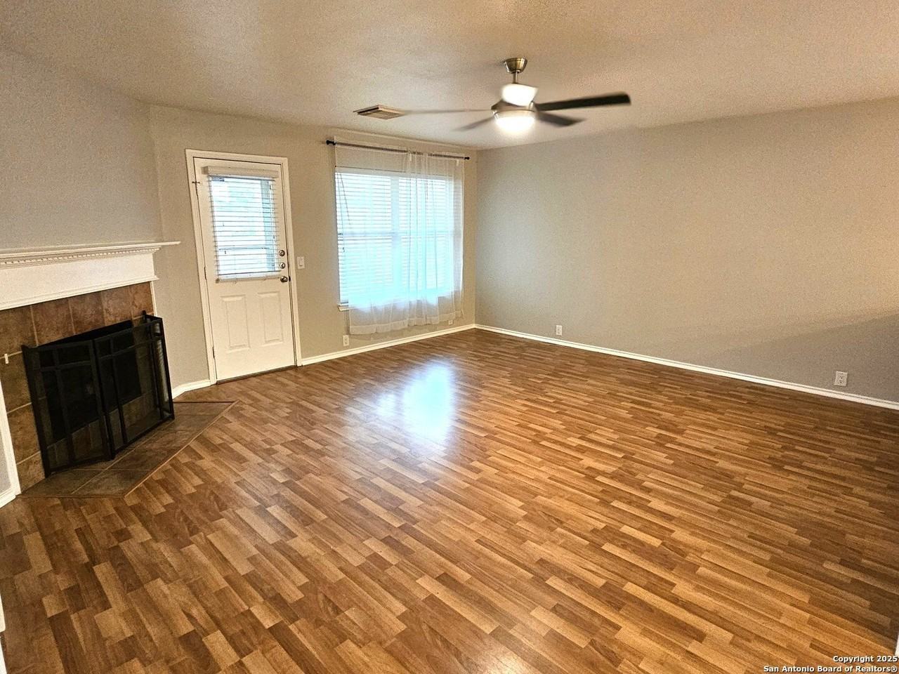 1715 Mountain Brk - Photo 4 of 50