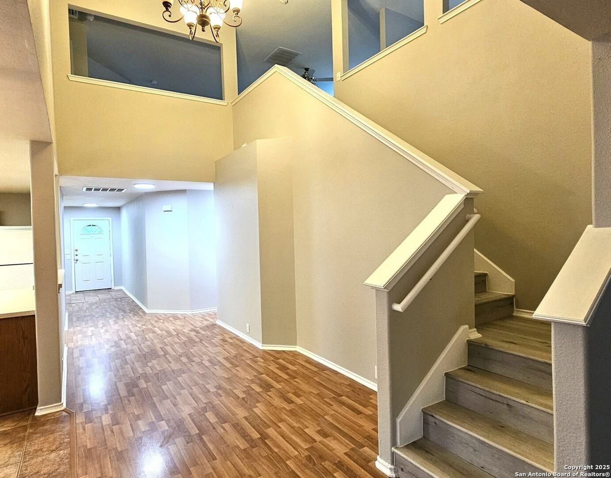 1715 Mountain Brk - Photo 6 of 50