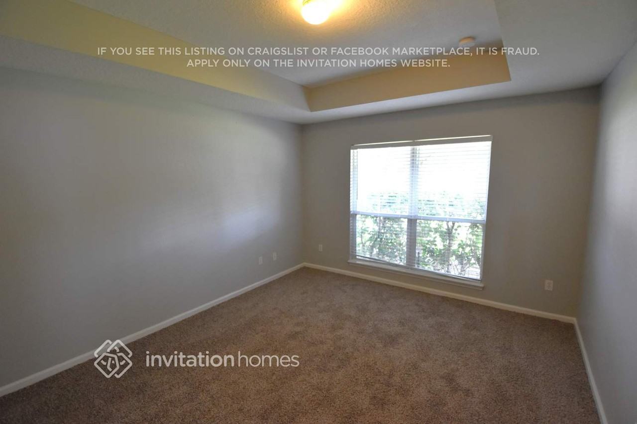 2115 Trailwood Dr - Photo 5 of 11